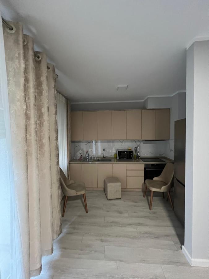 090 Area Apartment Tirana Exterior photo